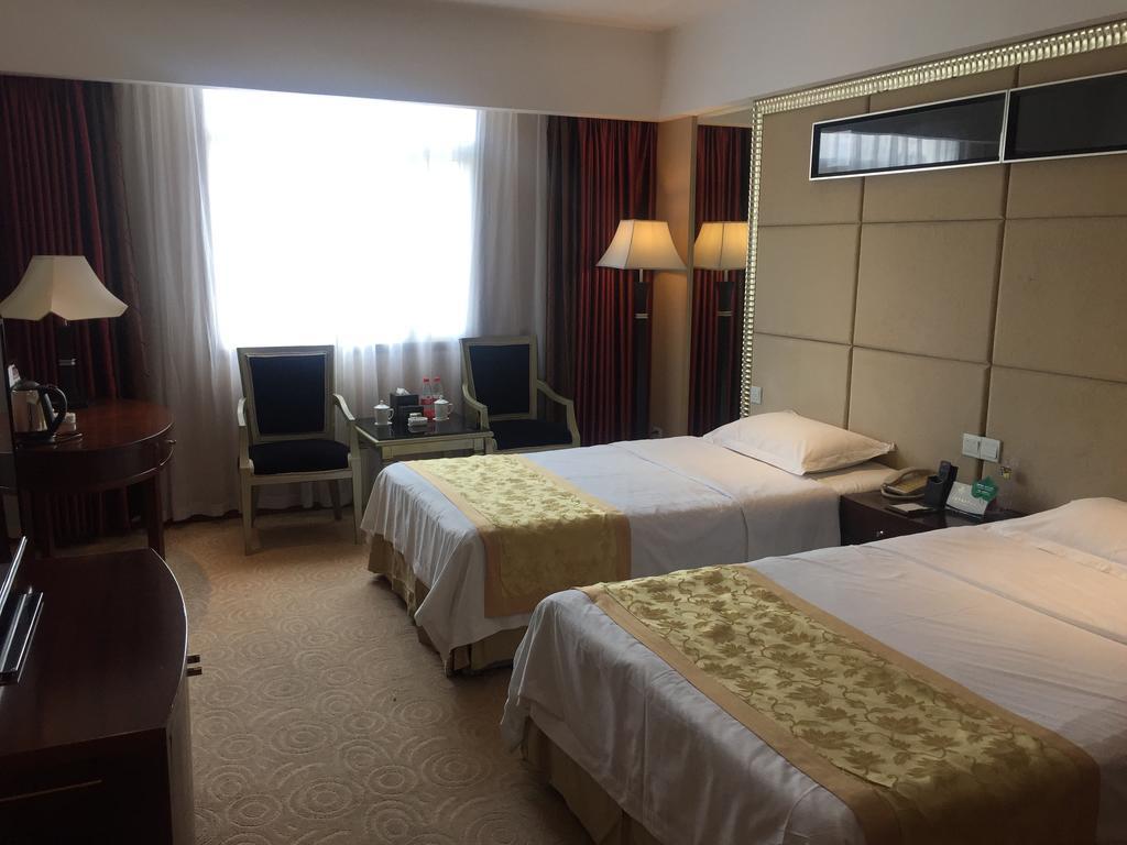 Yunheng Hotel Neijiang Exterior photo