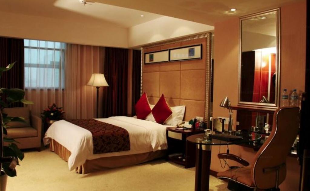 Yunheng Hotel Neijiang Exterior photo